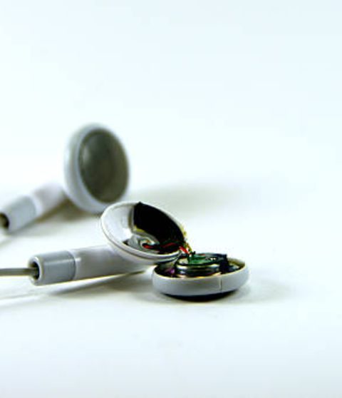 Aprende a reparar tus audífonos como profesional