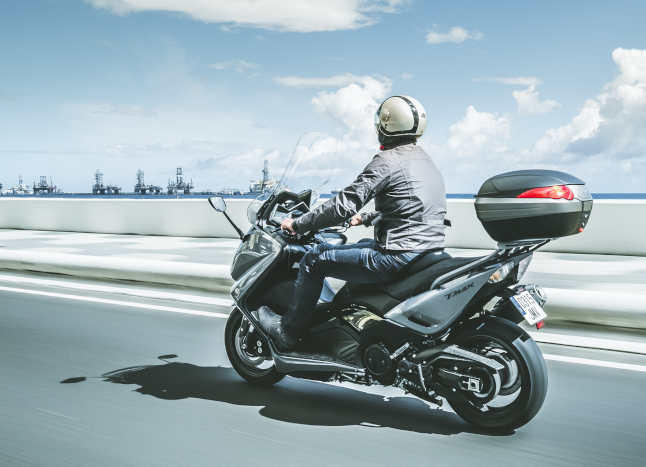 Qué debo llevar en la maleta para viajar en moto