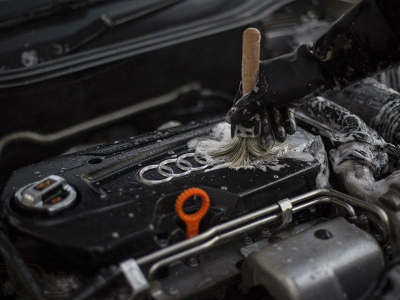 Cómo lavar el motor de tu auto