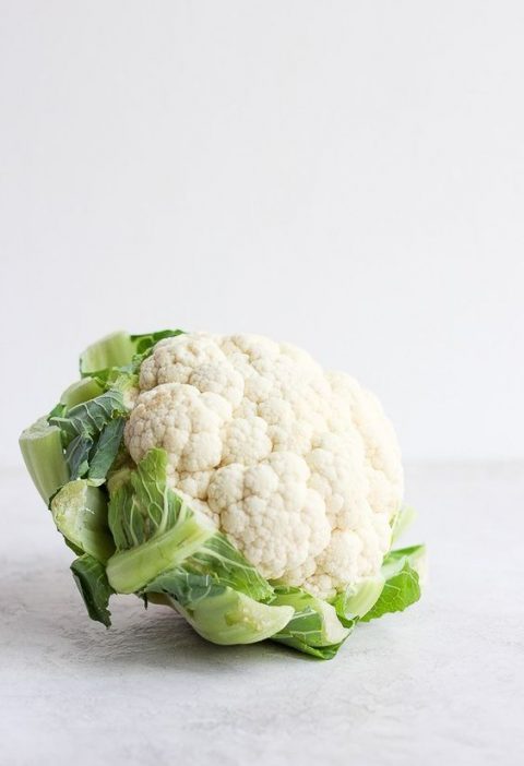 "coliflor tostada de coco con cilantro"