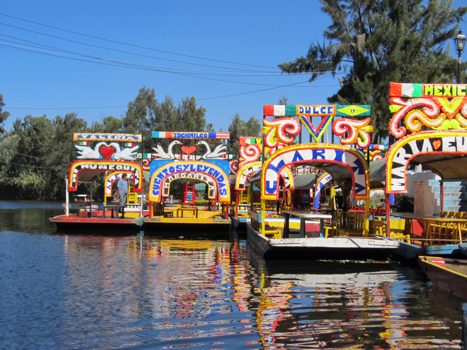 trajineras en xochimilco